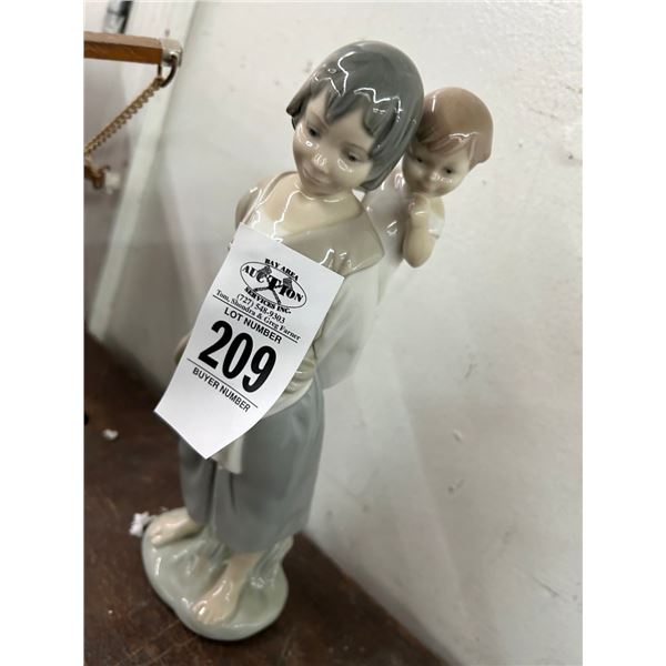 Lladro Girl w/Baby Sister