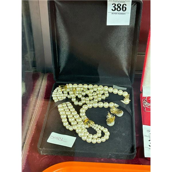 Ladie's Pearl Necklace/Earrings Set