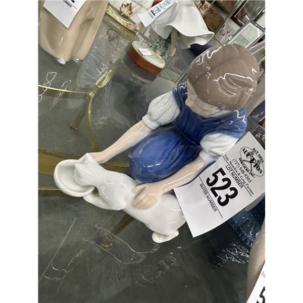 Danmark Lladro Style Girl w/Cat