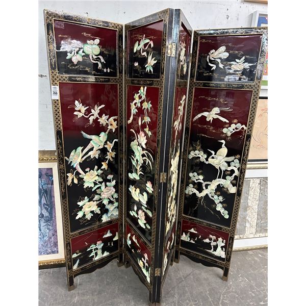 Oriental Mop 4 Panel Privacy Scene