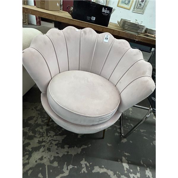 Pink Cloth Decorator Chair