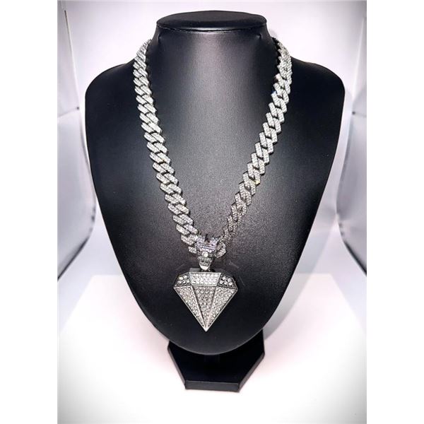 103.5 Gram 18 Kt White Gold Plate Simulated Diamond Pendant Necklace