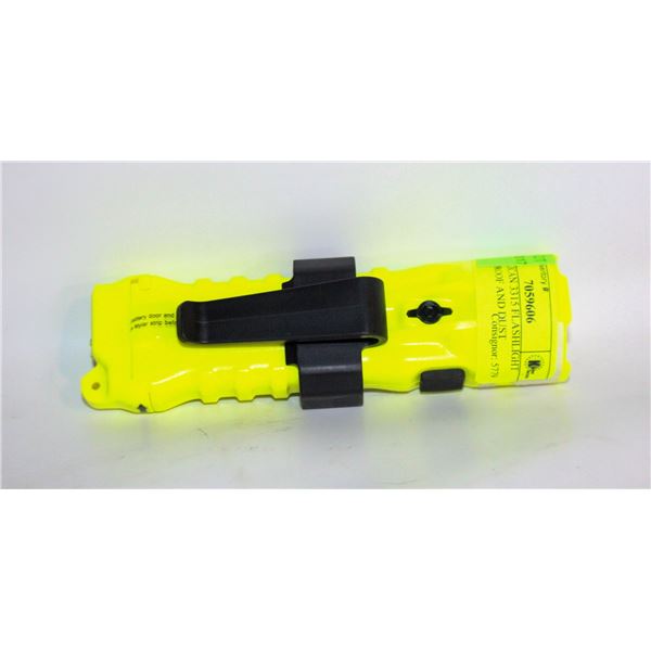 NEW PELICAN 3315 FLASHLIGHT WATERPROOF AND DUST