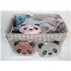 Image 1 : BOX OF COOL HEAT PANDA HAND WARMERS