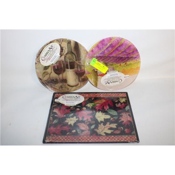 ST OF 3 TEMPERED GLASS CUTTING BOARDS