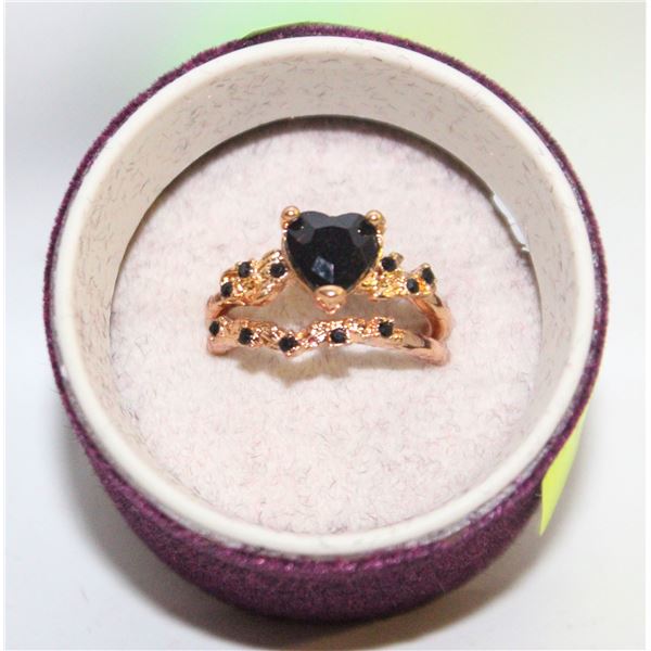 NEW 2PCS/SET HEART SHAPE RING SZ9
