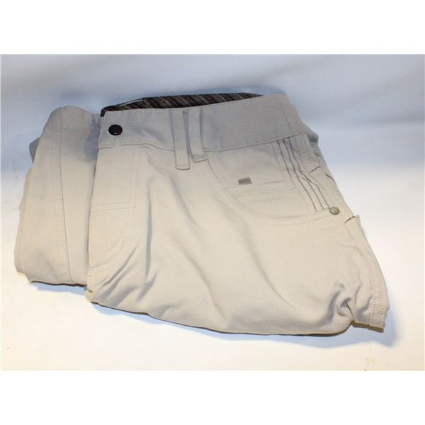 LULULEMON SHORTS MENS SIZE MEDIUM