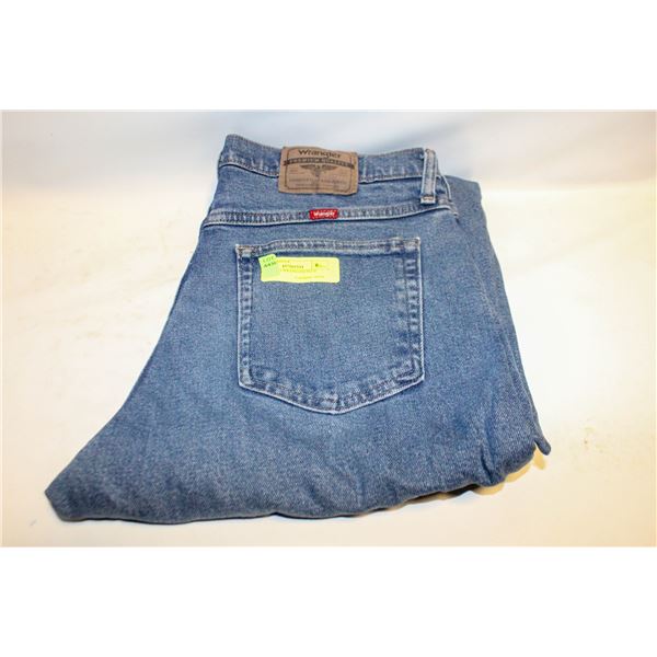 MENS 32X34 WRANGLER BLUE JEANS
