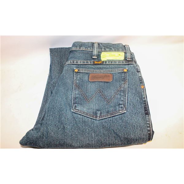 MENS 31X34 WRANGLER BLUE JEANS