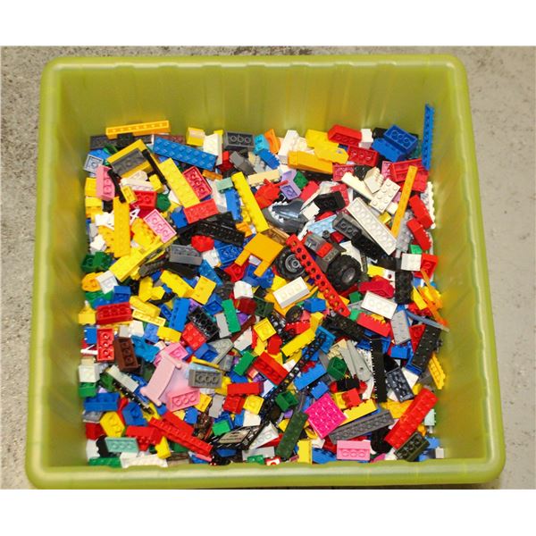 LEGO / DUPLO MIX IN IKEA CONTAINER WITH