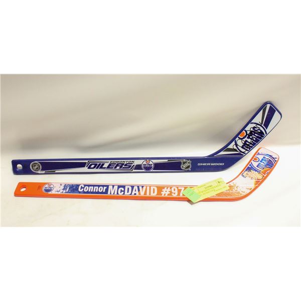 OILERS MCDAVID STICK PLUS OILERS SIGNED STICK