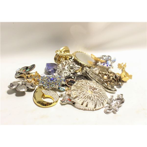 COLLECTION OF VARIOUS PINS AND BROACHES PLUS