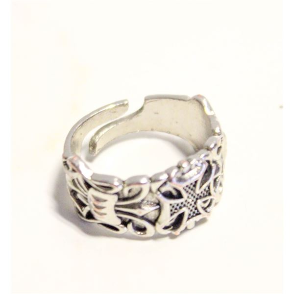 KNIGHT SHIELD CROSS RING MULTI SIZE