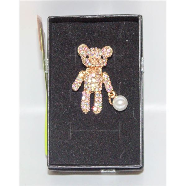 TEDDY BROOCH 1.1”X 1.61”