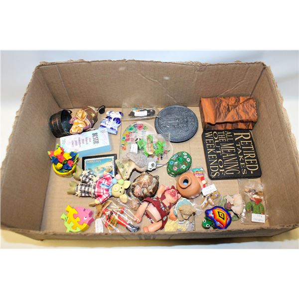 FLAT OF ESTATE COLLECTIBLES