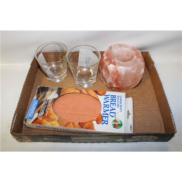 BOX OF VINTAGE DECOR INCLUDING PIERRE TRUDEAU