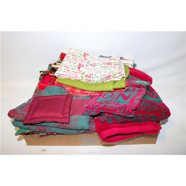 CHRISTMAS TOWELS & PLACEMATS