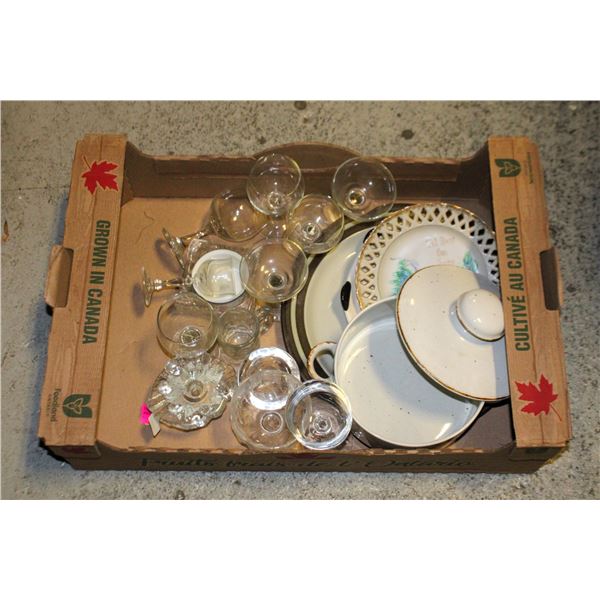 HOUSEHOLD ITEMS, CASSEROLE, PLATES