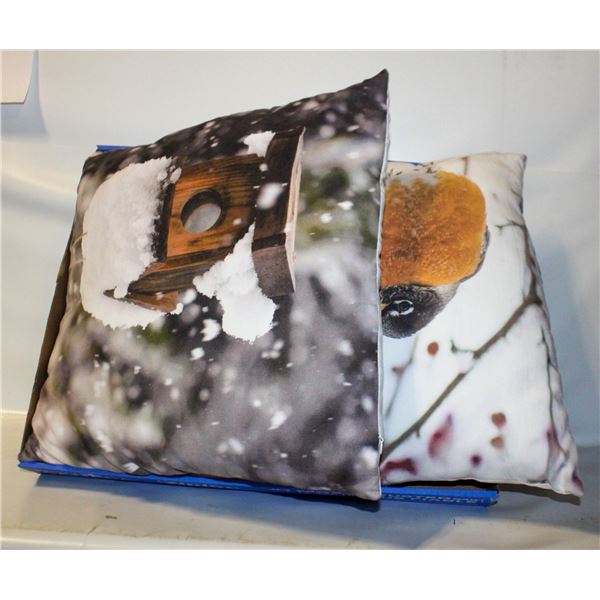 2 ZIPPERED WINTER SEASON THROW PILLOWS