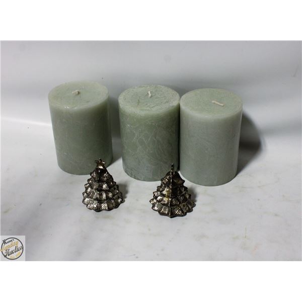 VINTAGE SILVER PLATED XMAS SALT/PEPPER