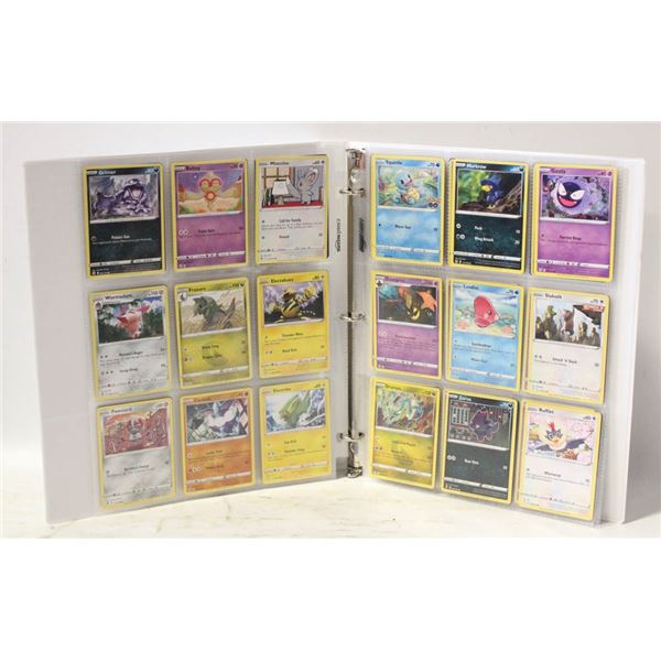 BINDER POKEMON COLLECTOR CARDS