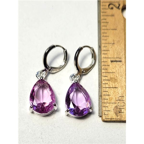 28)  PEAR SHAPED PINK/PURPLE SWAROVSKI