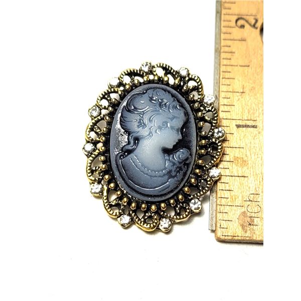 21)  GOLD TONE FILAGRE WITH CLEAR CRYSTAL