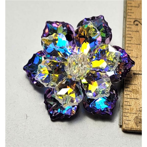 19)  RAINBOW CRYSTAL WITH CLEAR CRYSTAL