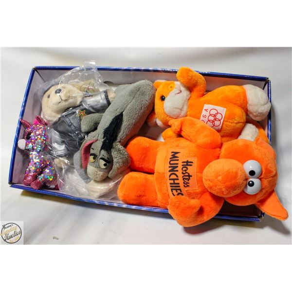 LOT OF VINTAGE PLUSH INCLUDING HOSTESS MUNCHIES