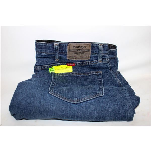MENS 38X30 WRANGLER BLUE JEANS