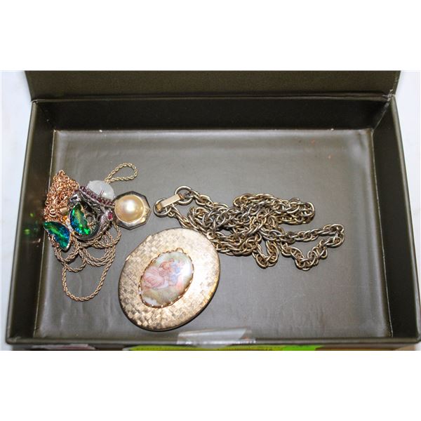 ASSTD JEWELRY NECKLACES WITH PENDANTS, RING &
