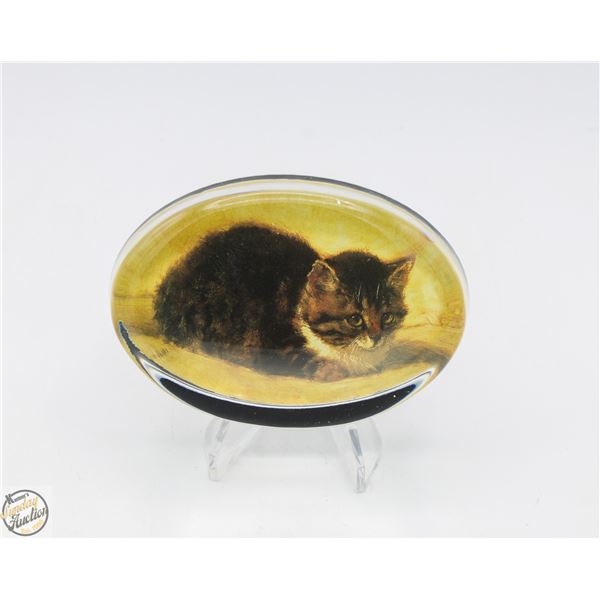 VINTAGE CAT PAPERWEIGHT WITH FLOCKED BOTTOM