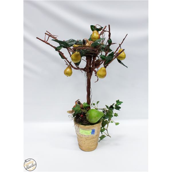 PARTRIDGE IN A PEAR TREE TOPIARY- 25"