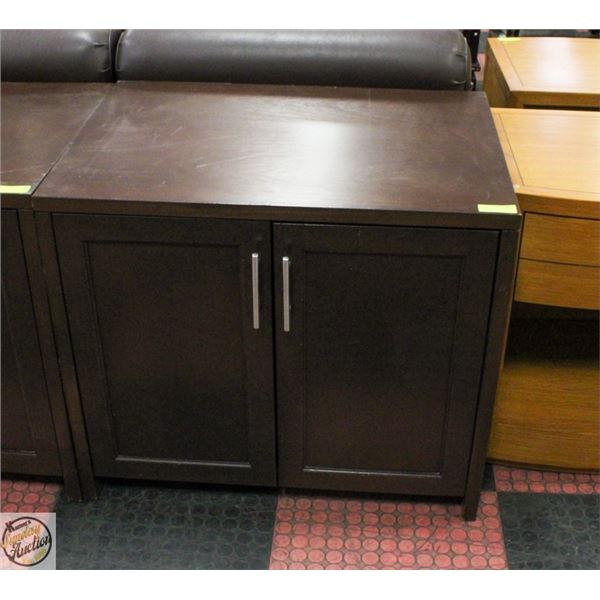 3 DRAWER SINGLE DOOR CABINET 34" X 24" X 30"