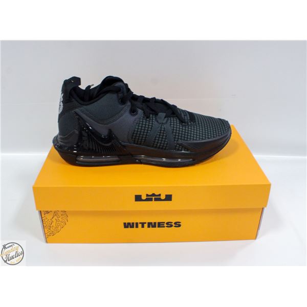 NEW NIKE MEN'S LEBRON WITNESS SIZE 9