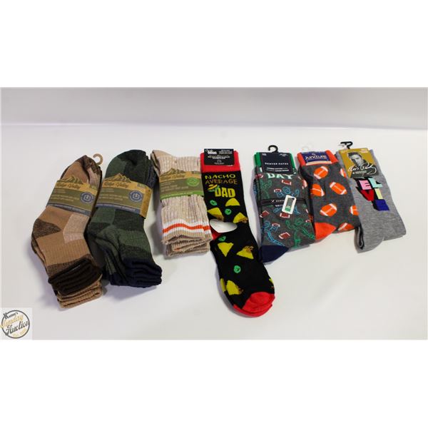 NEW 10 PAIR MEN'S SOCKS W/NEW 4 PAIR NOVELTY