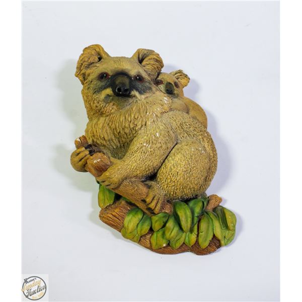 1977 BOSSONS ENGLAND KOALA MOM+BABY 6"X10"