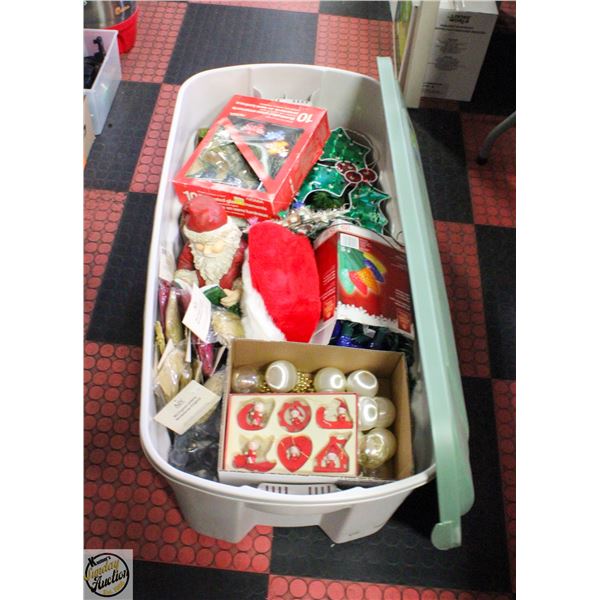 CHRISTMAS TREE/ORNAMENTS IN RUBBERMAID TREE