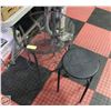 Image 1 : TABLE AND STOOL
