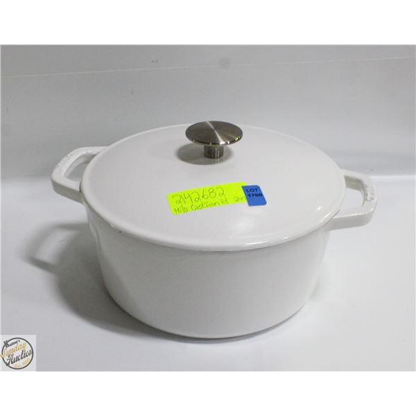 MILO #33 WHITE LIDDED CAST IRON COOKING POT