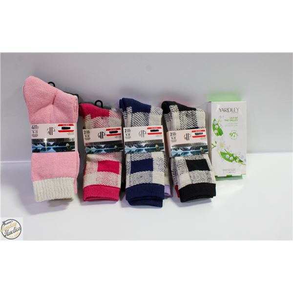 NEW 10 PAIR WOMEN'S SOCKS