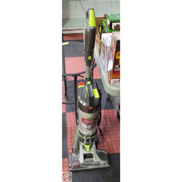HOOVER VACUUM WITH FLOOR OR HOSE OPTION