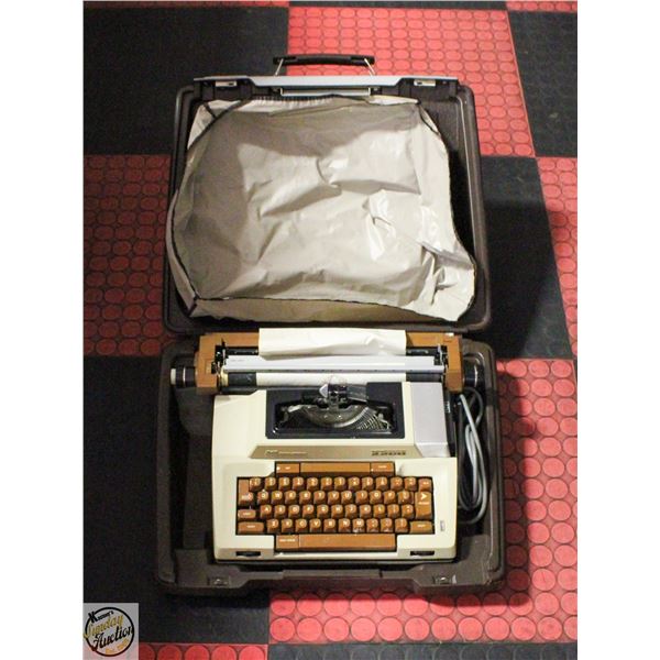 VINTAGE CORONOMATIC 2200 TYPEWRITER