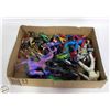 Image 2 : BOX OF ASSORTED ACTION FIGURES MARVEL DC