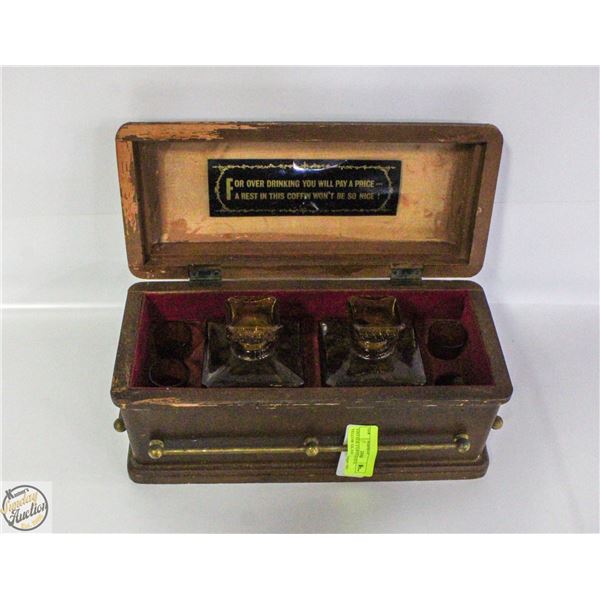 VINTAGE COFFIN CASE DUAL YELLOW GLASS