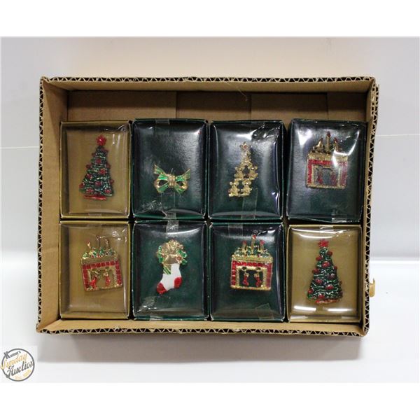 8 X CHRISTMAS BROOCHES