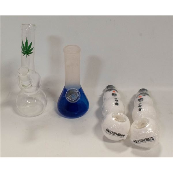 2 GLASS BONGS PLUS 2 SILICONE SNOWMAN PIPES