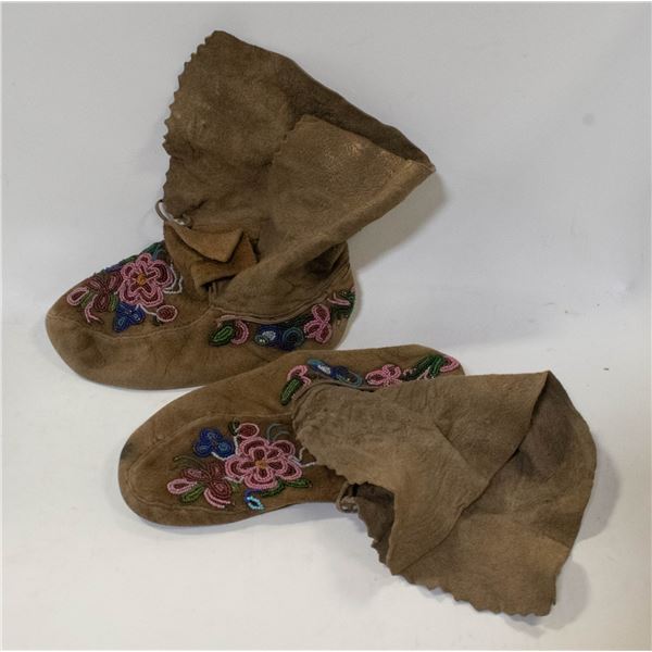 ESTATE BEADED LEATHER MOCCASSINS (THIN) 9" LONG