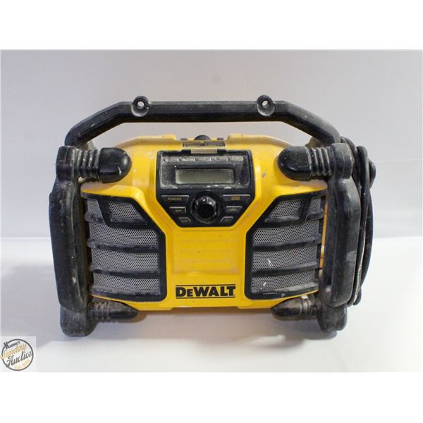 DEWALT RADIO WITH BUILT IN BATTERY CHARGER