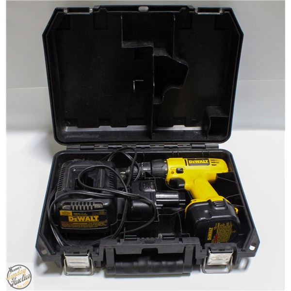 DEWALT 12 V CORDLESS DRILL KIT